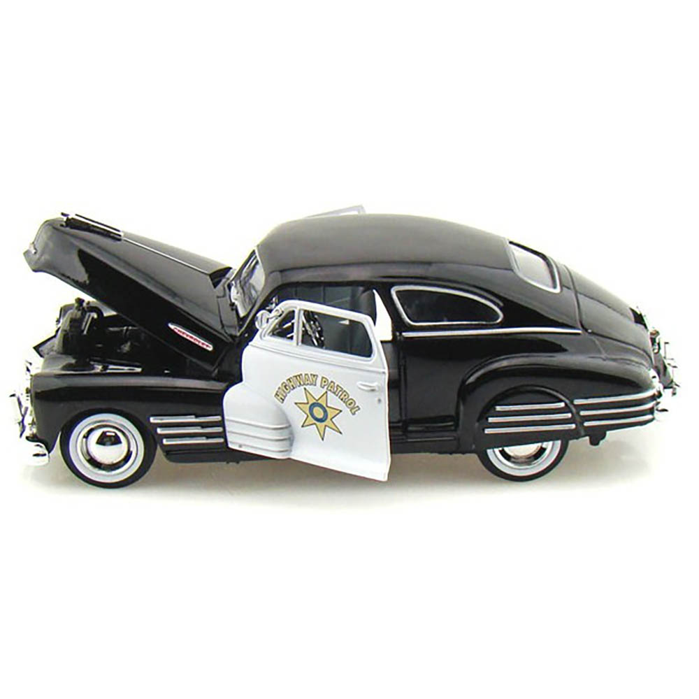 Chevy Aerosedan Fleetline California Highway Patrol 1:24 Motormax - Imagem 3