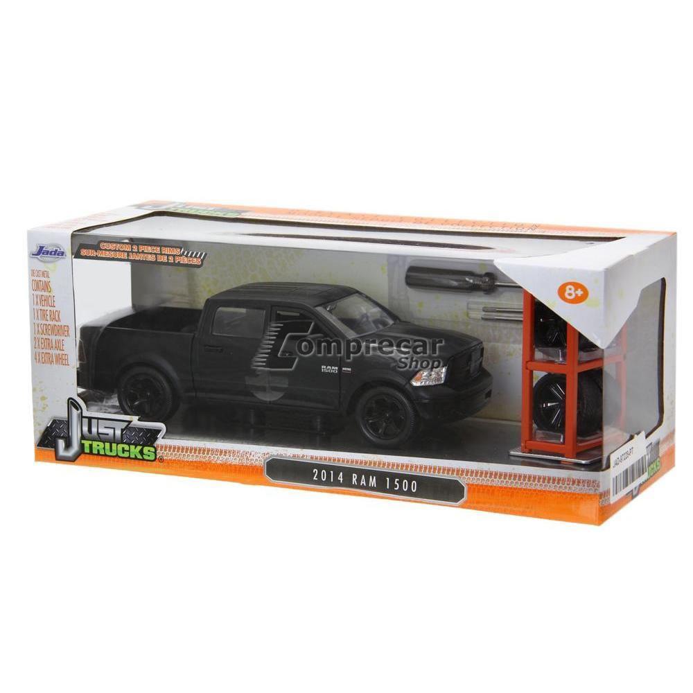 Miniatura Dodge Ram 1500 2014 Preto Fosco Troca Rodas 1/24 - Imagem 4