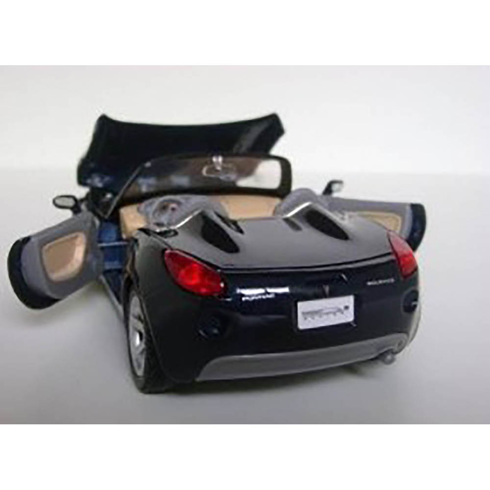 Miniatura Pontiac Solstice 2006 Preto Maisto 1/24 - Imagem 4