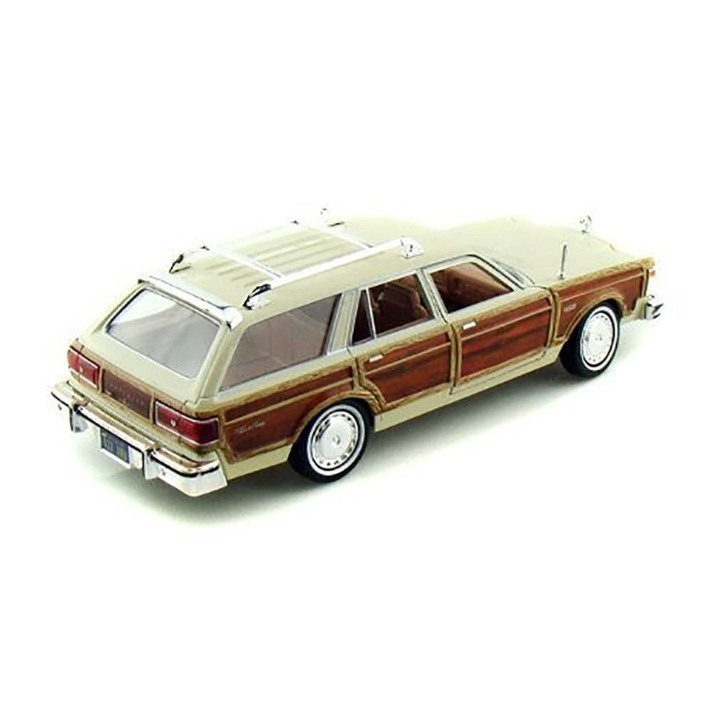 Chrysler Lebaron Town and Country Wagon 1979 1:24 Motormax - Imagem 2