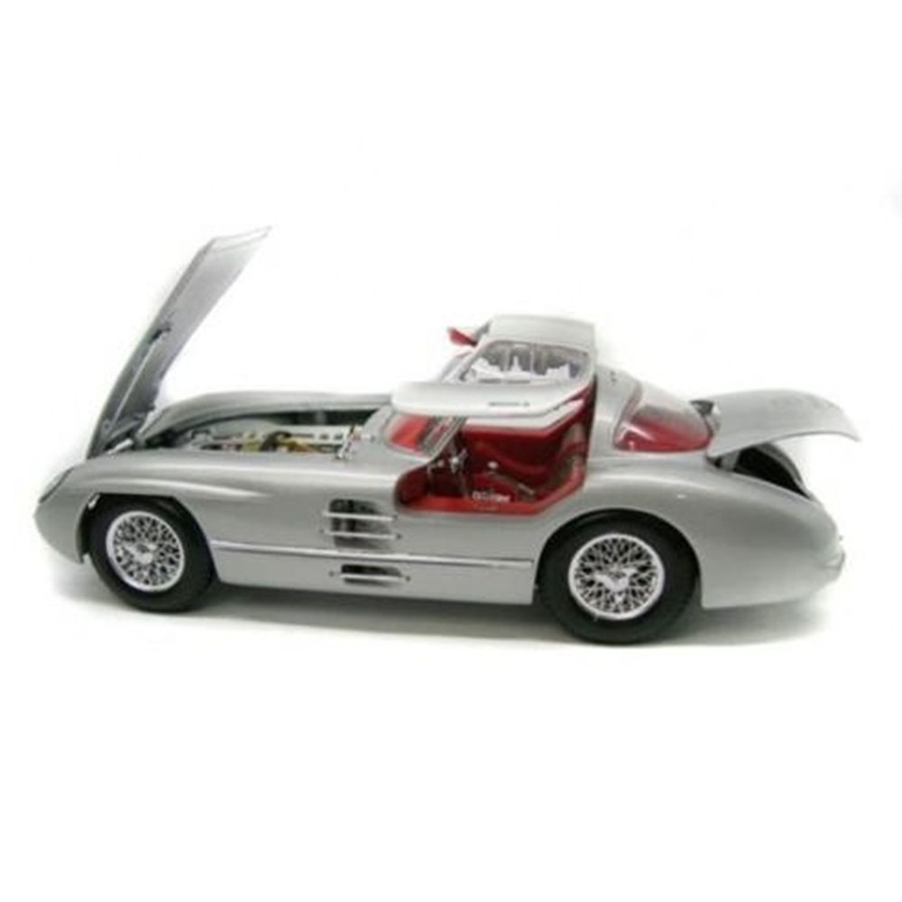 Miniatura Mercedes Benz 300 Slr Uhlenhaut Coupe Prata 1/18 - Imagem 3