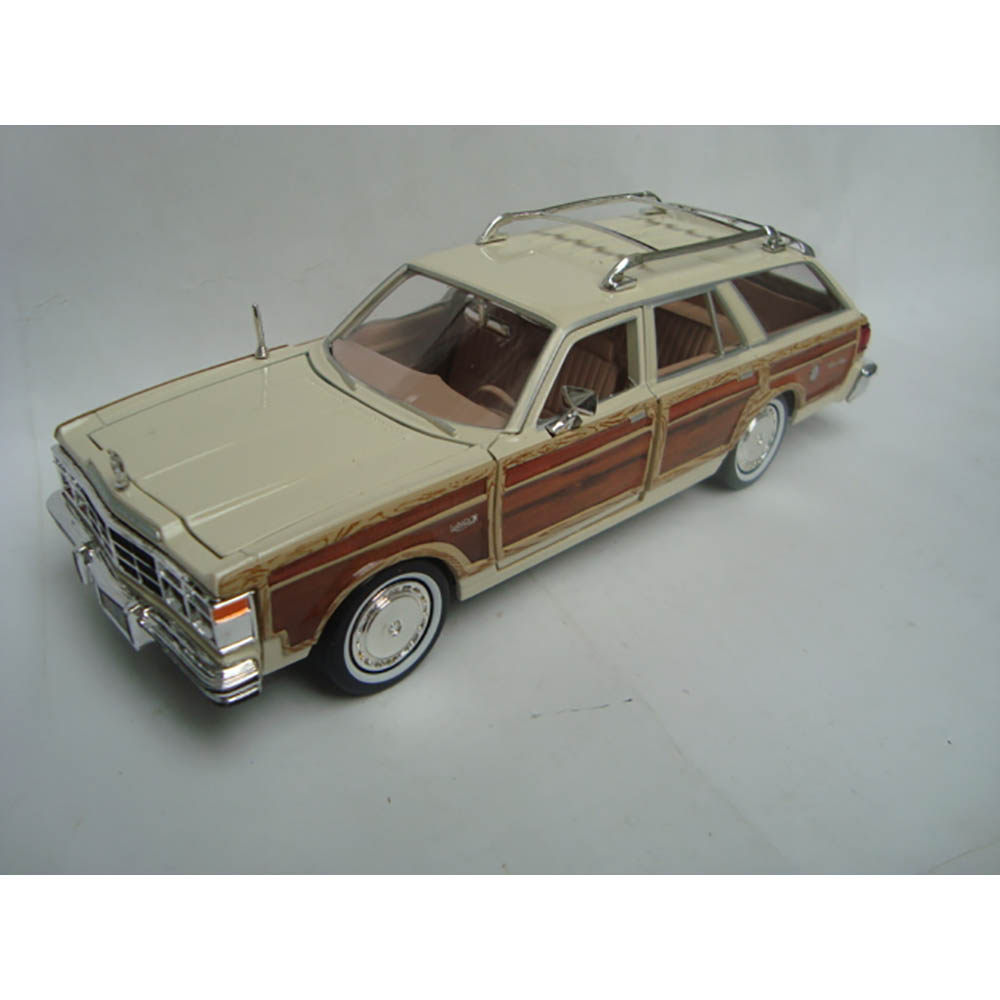 Chrysler Lebaron Town and Country Wagon 1979 1:24 Motormax - Imagem 4
