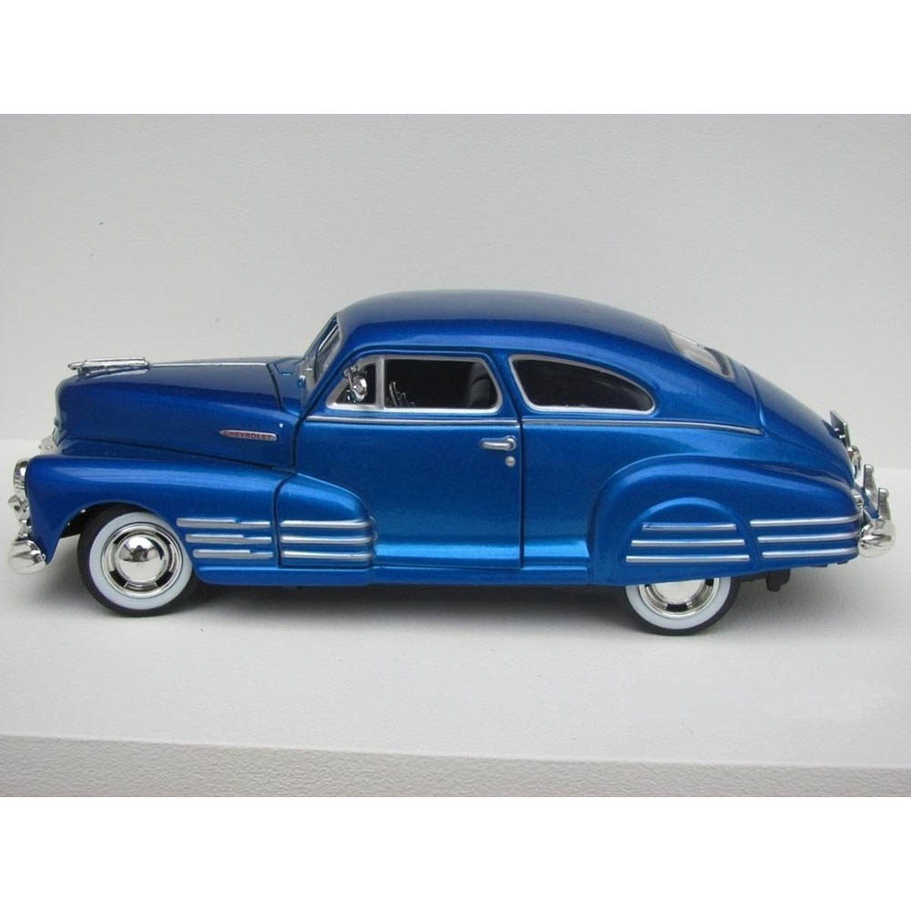 1948 Chevy Aerosedan Fleetline Motormax 1:24 AZul - Imagem 5