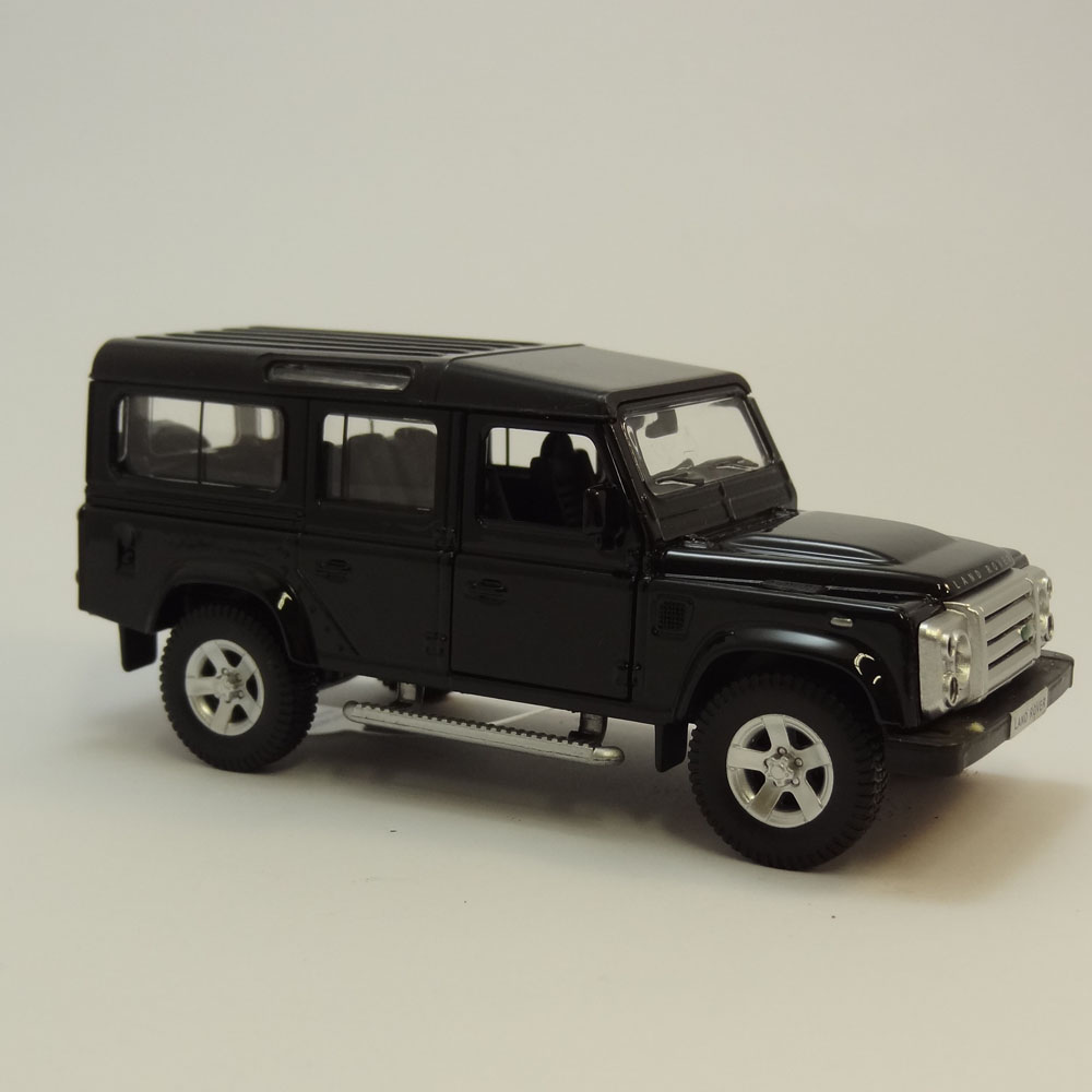 Miniatura Land Rover Defender Preto Super Marcas Fx 1/32 - Imagem 2