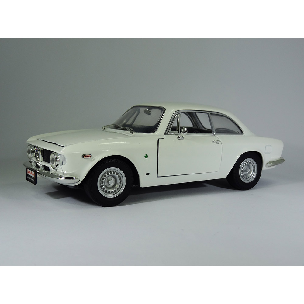 Miniatura Alfa Romeo Giulia Sprint Gta 1965 Branco 1/18