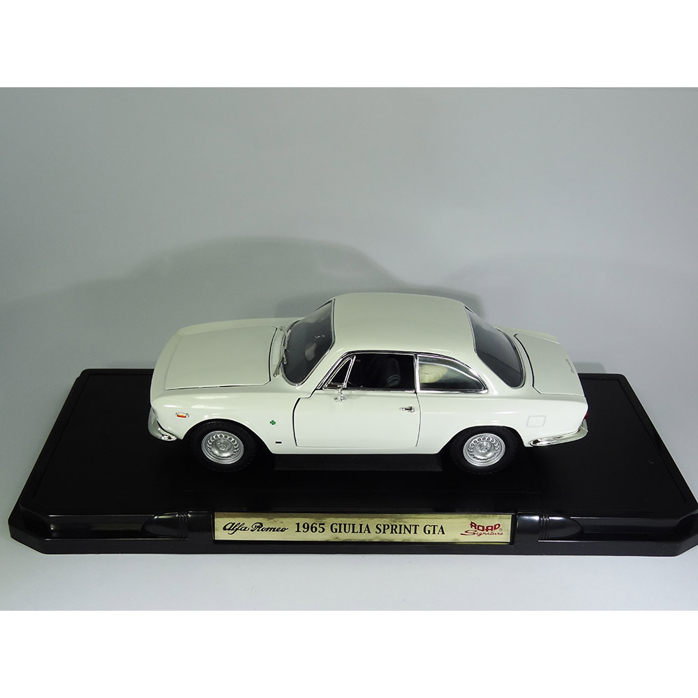 Miniatura Alfa Romeo Giulia Sprint Gta 1965 Branco 1/18 - Imagem 6
