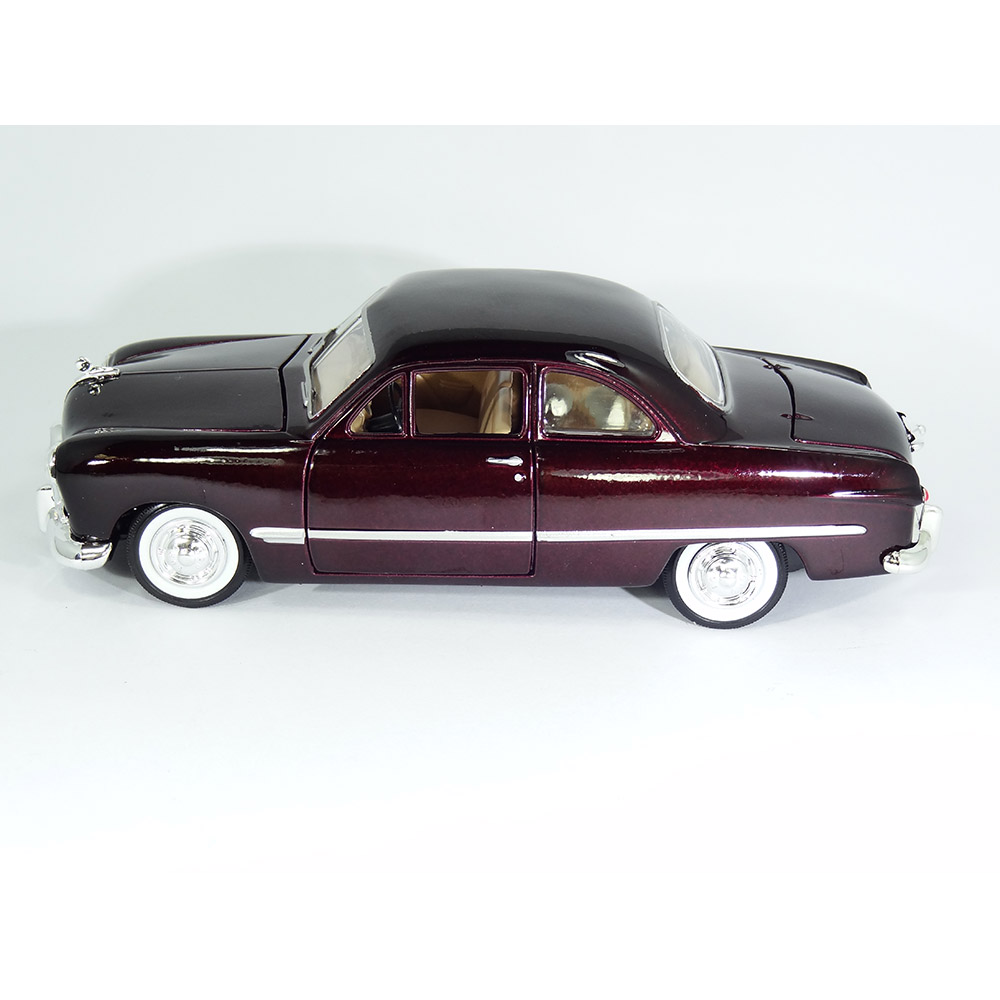 Miniatura Ford Coupe 1949 Vinho Motormax 1/24 - Imagem 2