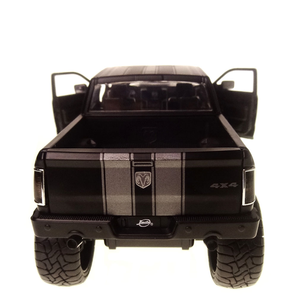 Miniatura Dodge Ram 1500 Just Truck Off Road 2014 Preto 1/24 - Imagem 3