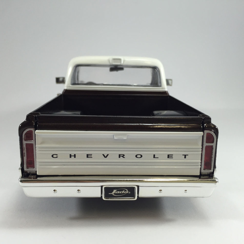 Miniatura Chevy Cheyenne 1972 Troca Rodas Marrom Jada 1/24 - Imagem 5
