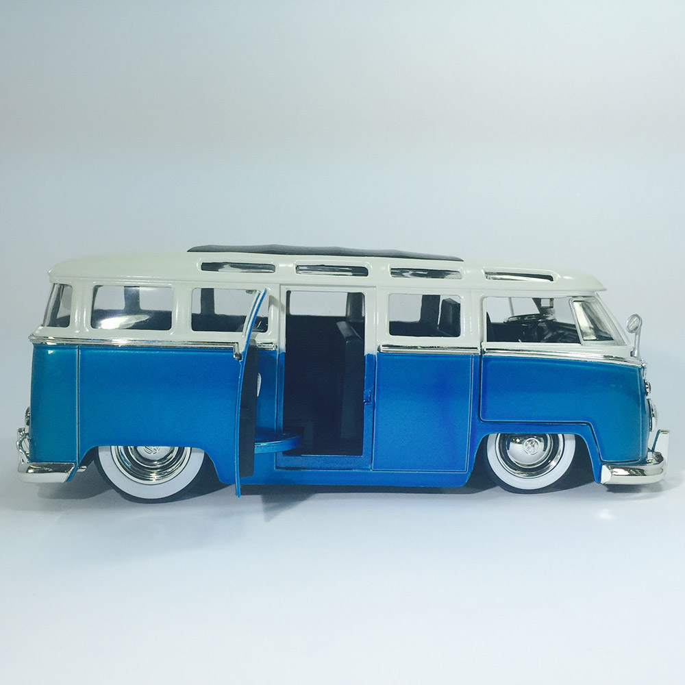 1962 Volkswagen Bus Kombi Tunning 1:24 Jada Toys Azul Claro - Imagem 5