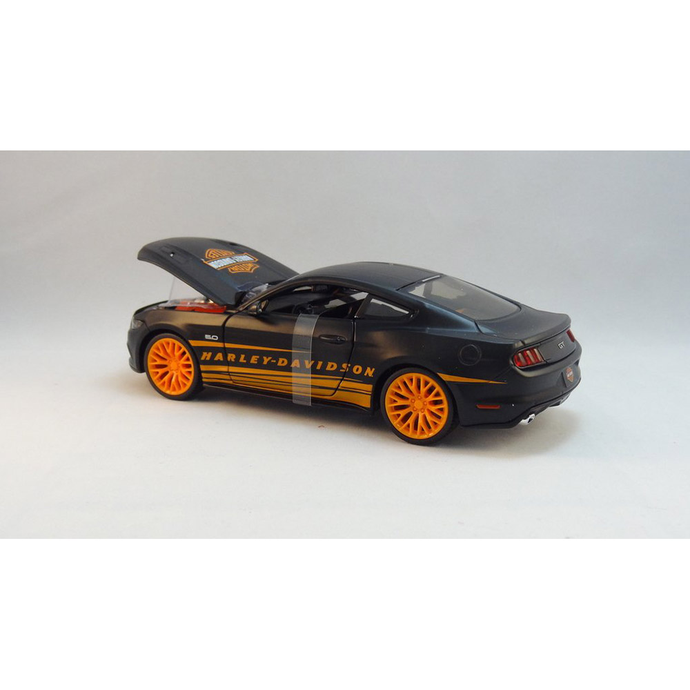 2015 Ford Mustang GT Harley Davidson 1:24 Maisto Preto - Imagem 2