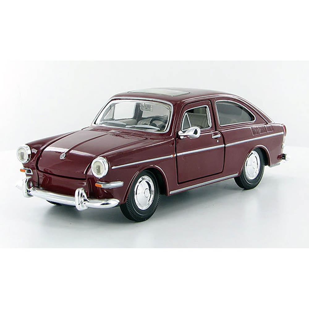 Volkswagen TL 1600 Fastback 1:24 Maisto - Imagem 5