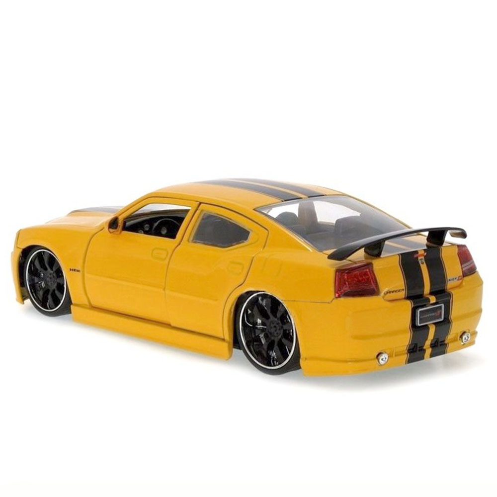 Miniatura Dodge Charger Srt8 2006 Amarelo Jada Toys 1/24 - Imagem 2