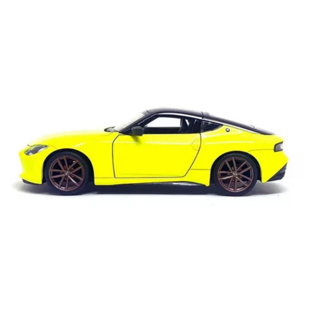 Miniatura Nissan Z 2023 Amarelo Maisto 1/24 - Imagem 2
