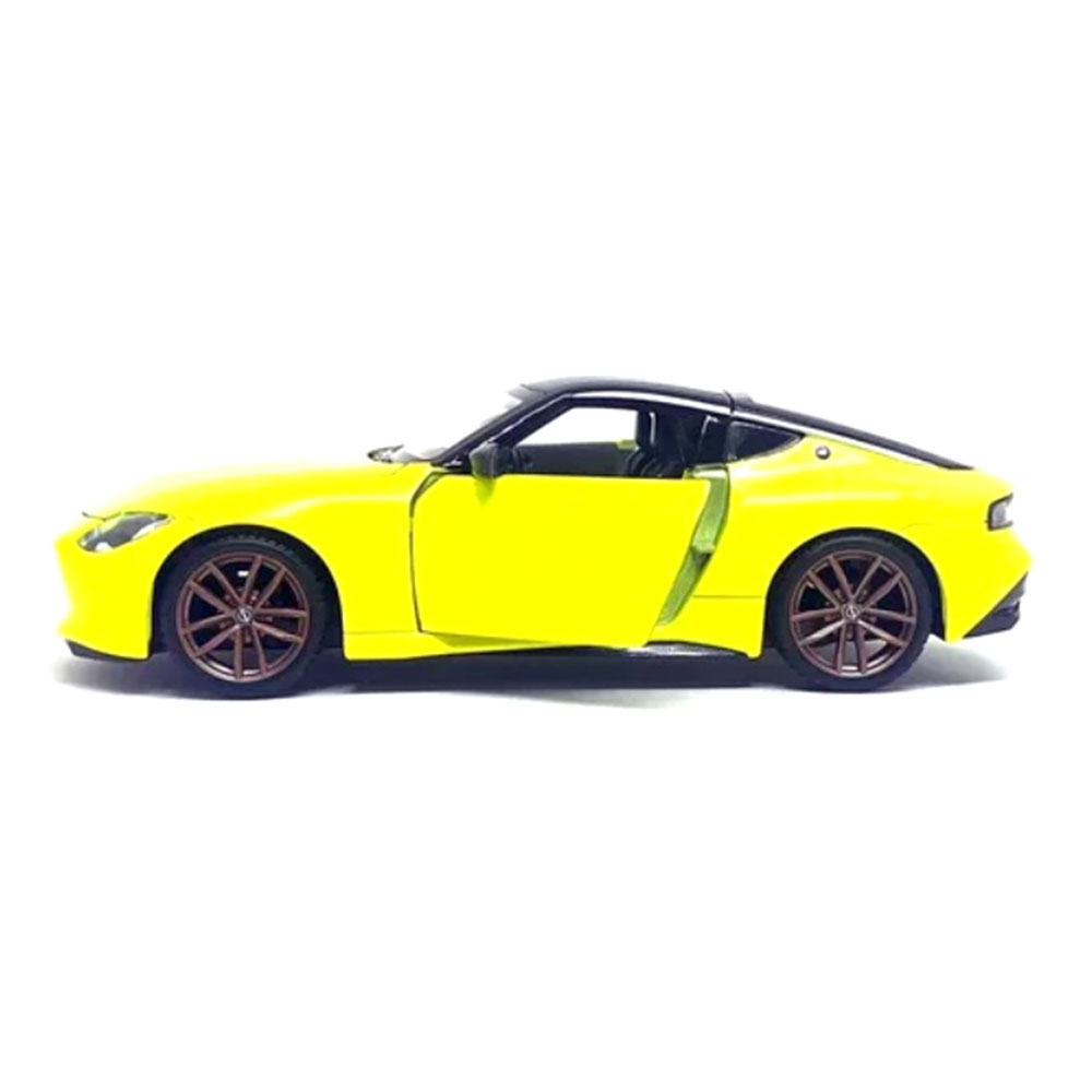 Miniatura Nissan Z 2023 Amarelo Maisto 1/24 - Imagem 4