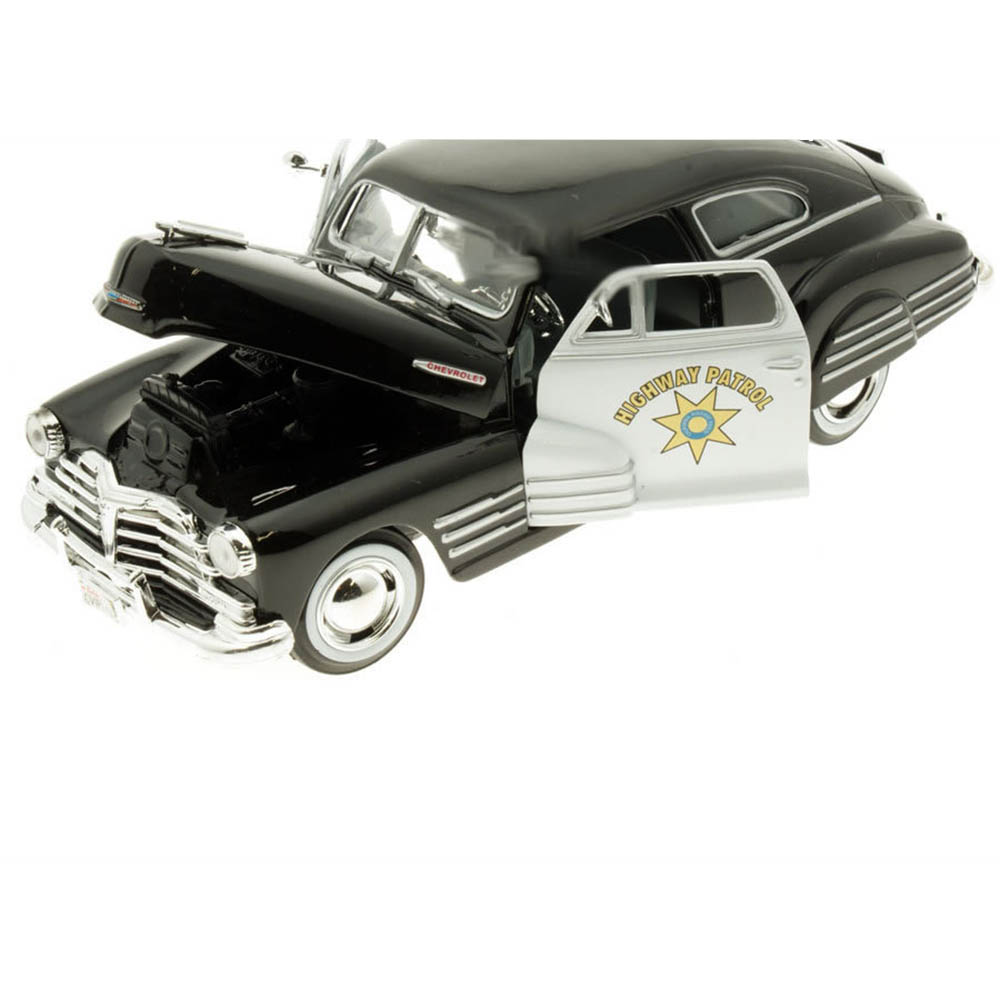 Chevy Aerosedan Fleetline California Highway Patrol 1:24 Motormax - Imagem 4