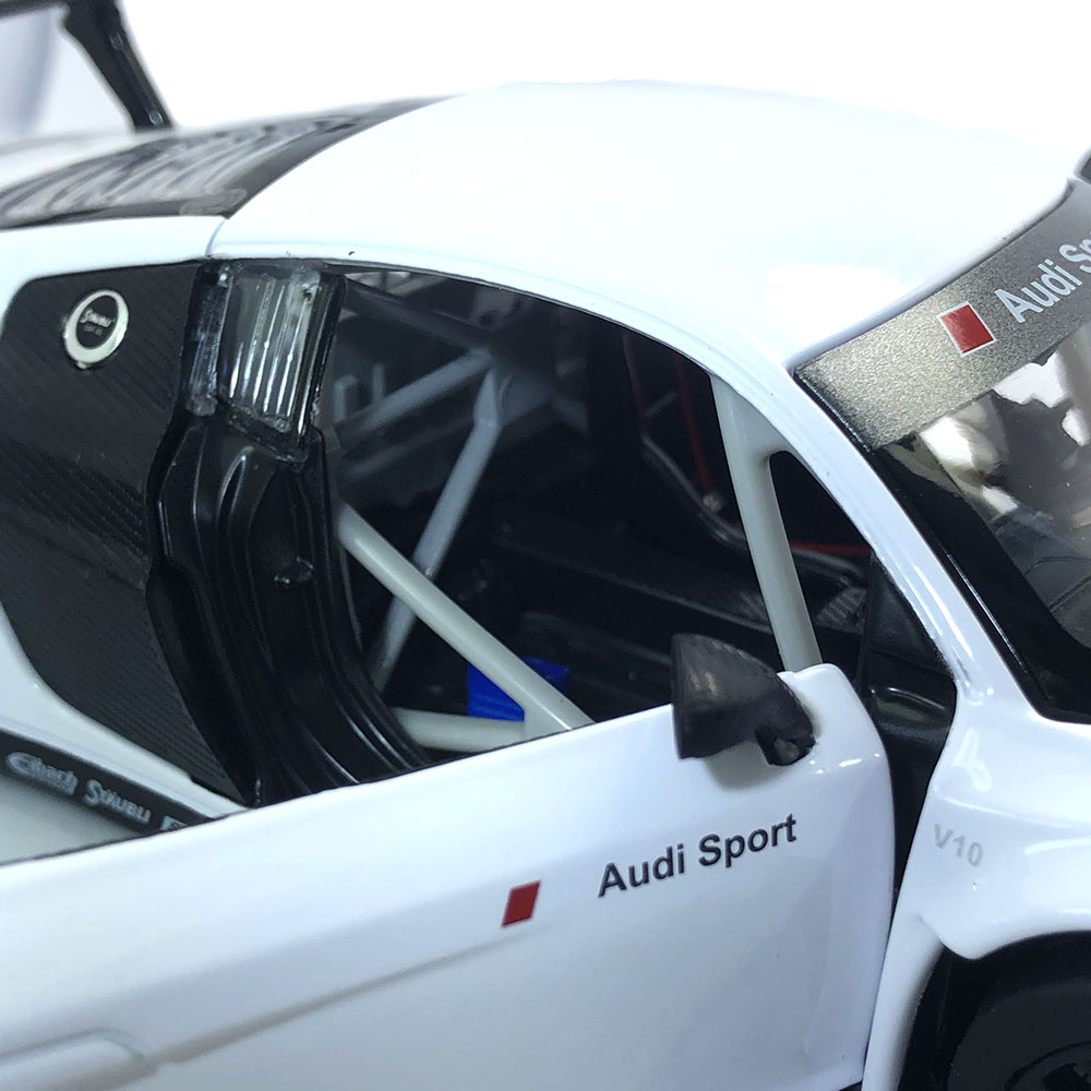 Miniatura Audi R8 LMS Branco Rastar 1/24 - Imagem 8