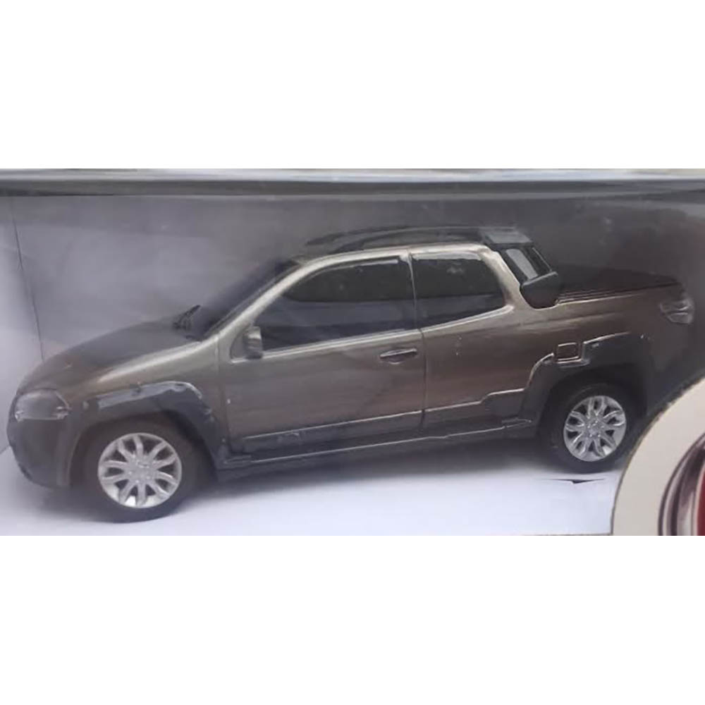 Fiat Strada Adventure Controle Remoto Champagne 1:24 Cks - Imagem 4